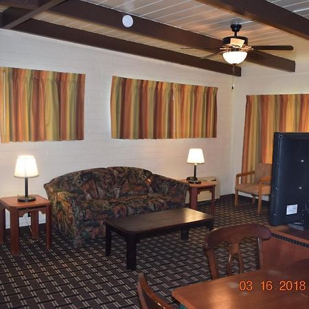 Stanlunds Inn And Suites 보레고 스프링스 외부 사진