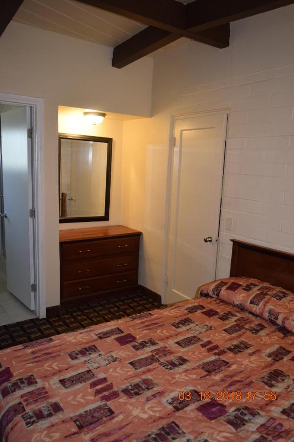 Stanlunds Inn And Suites 보레고 스프링스 외부 사진