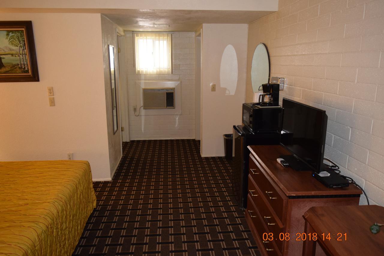 Stanlunds Inn And Suites 보레고 스프링스 외부 사진