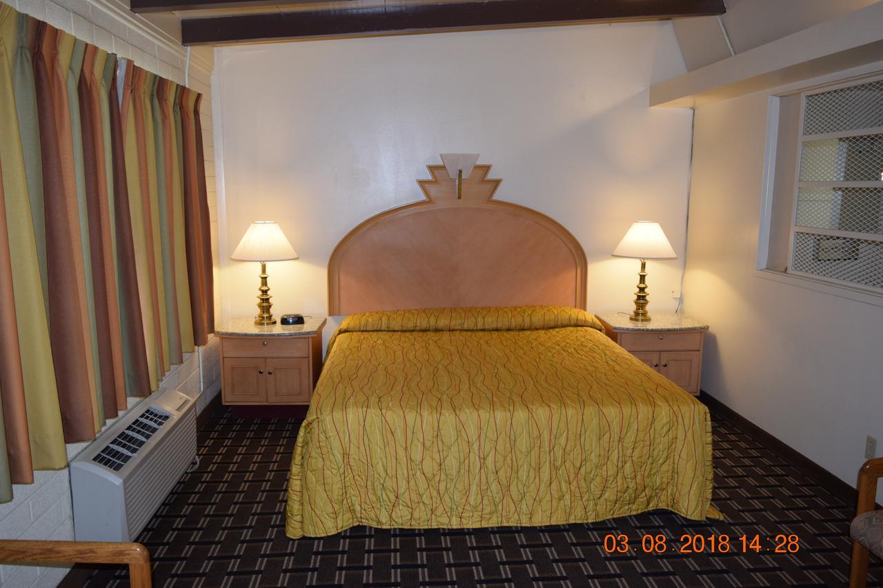 Stanlunds Inn And Suites 보레고 스프링스 외부 사진