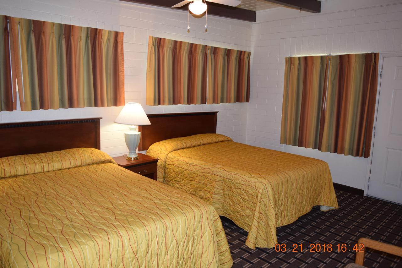Stanlunds Inn And Suites 보레고 스프링스 외부 사진