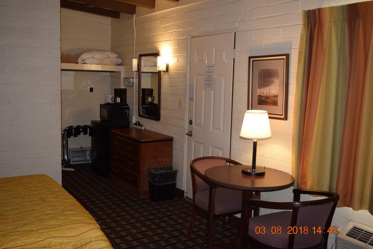 Stanlunds Inn And Suites 보레고 스프링스 외부 사진