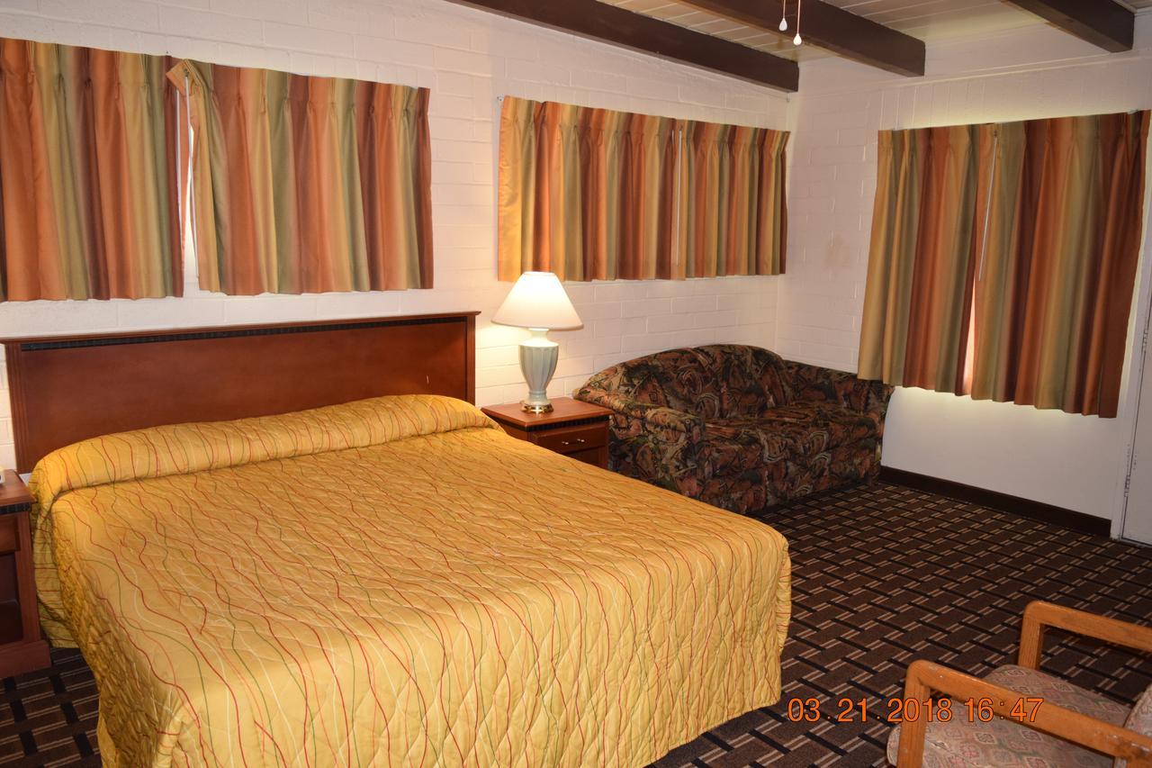 Stanlunds Inn And Suites 보레고 스프링스 외부 사진