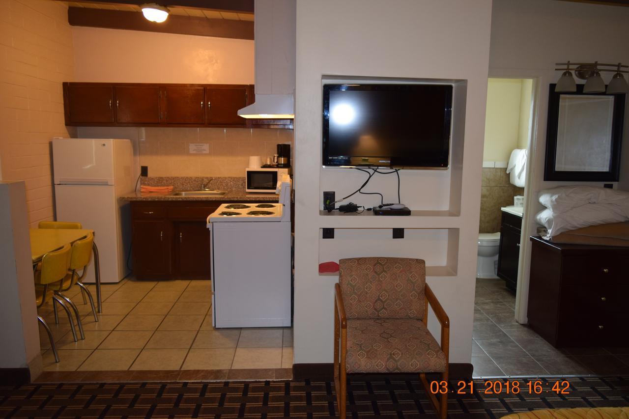 Stanlunds Inn And Suites 보레고 스프링스 외부 사진