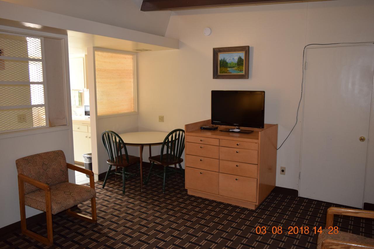 Stanlunds Inn And Suites 보레고 스프링스 외부 사진