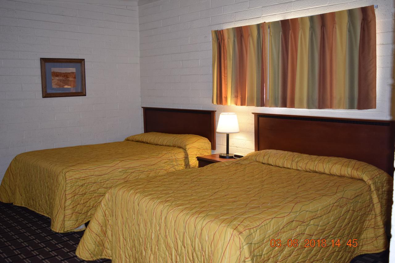 Stanlunds Inn And Suites 보레고 스프링스 외부 사진
