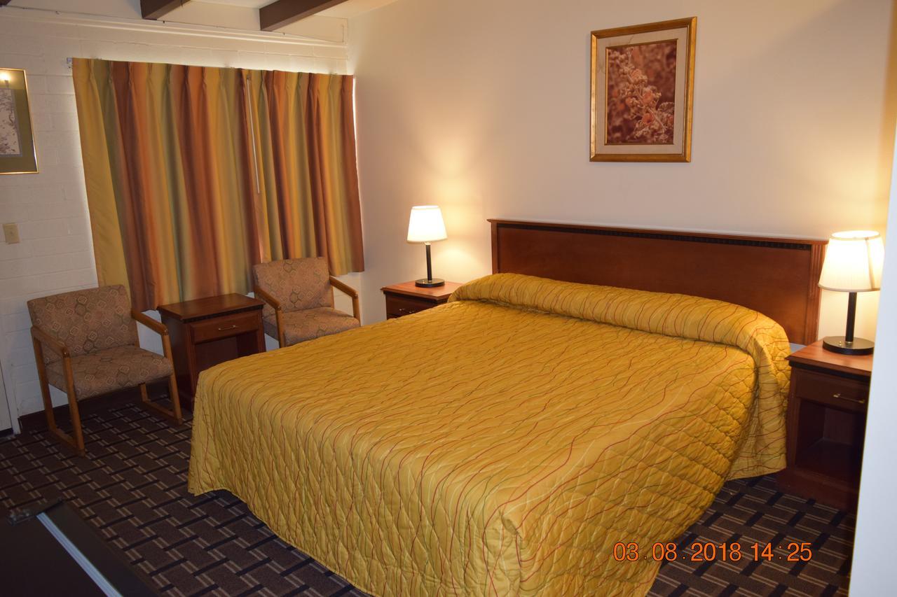 Stanlunds Inn And Suites 보레고 스프링스 외부 사진