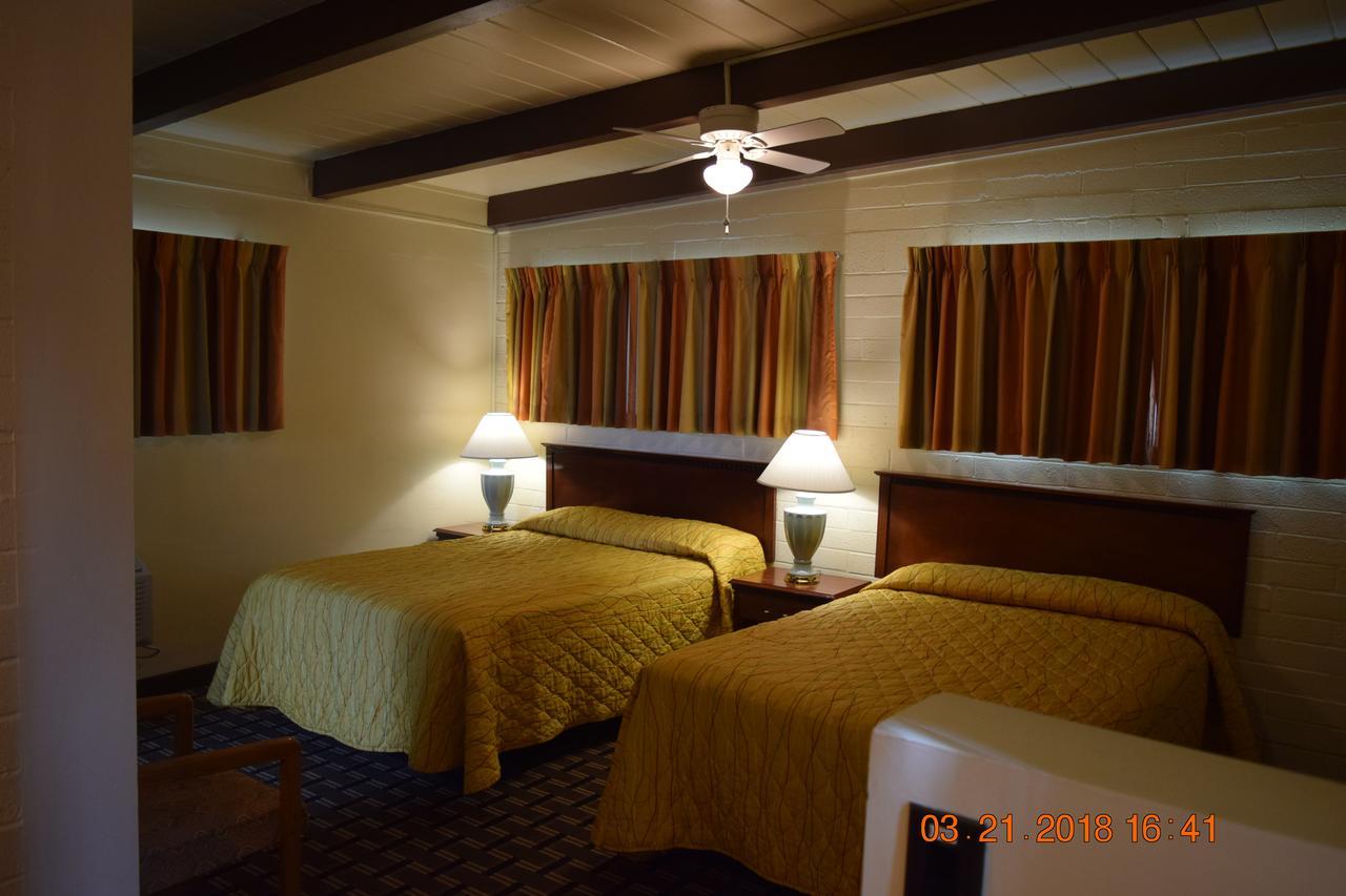 Stanlunds Inn And Suites 보레고 스프링스 외부 사진